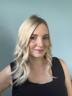 Volumateur capillaire en cheveux naturels blonds polaires pour alopécie androgénétique, chute de cheveux, cuir chevelu clairsemé.