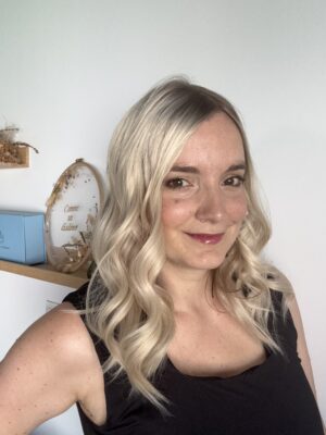Volumateur capillaire en cheveux naturels blonds polaires pour alopécie androgénétique, chute de cheveux, cuir chevelu clairsemé.