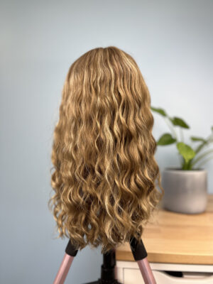 Anaïs 20" lace wig
