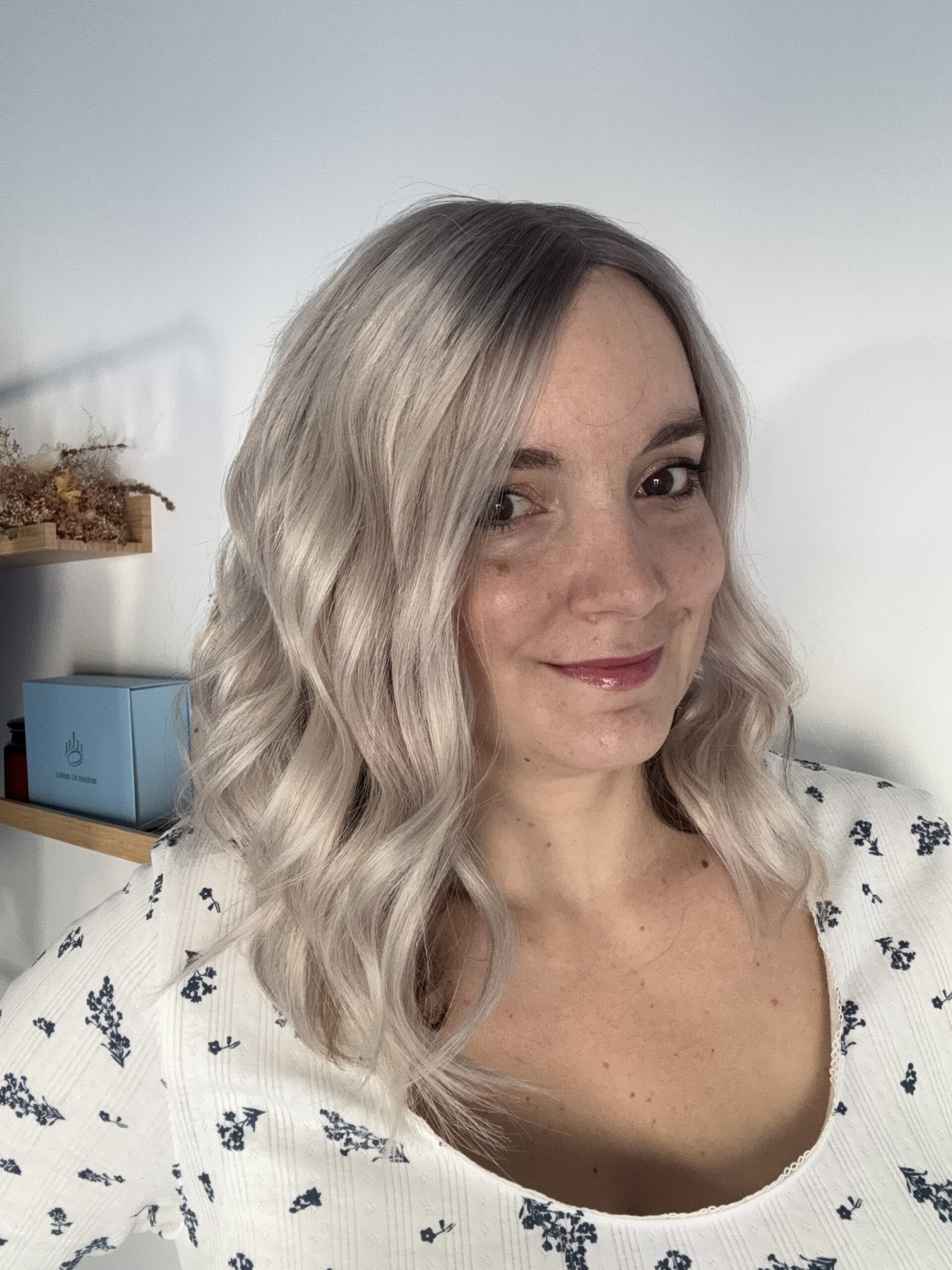 hair for silver-white hair. Solution for fine, thinning hair and androgenetic alopecia.