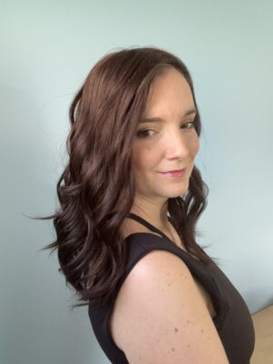 Dark brown natural hair topper. Ideal for alopecia, thin or sparse hair. A solution for hair loss.