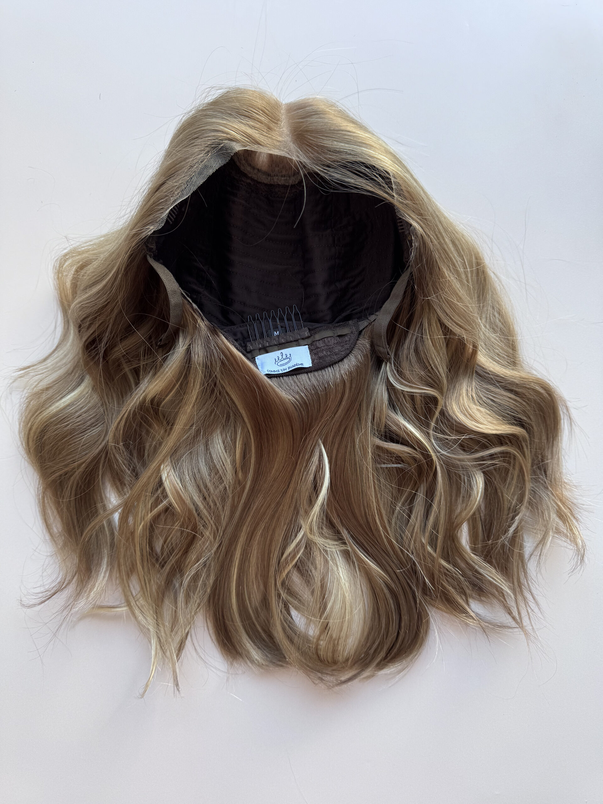 Perruque Gisèle en lace en cheveux naturels brésiliens pour alopécie totale, androgénétique ou cancer.
