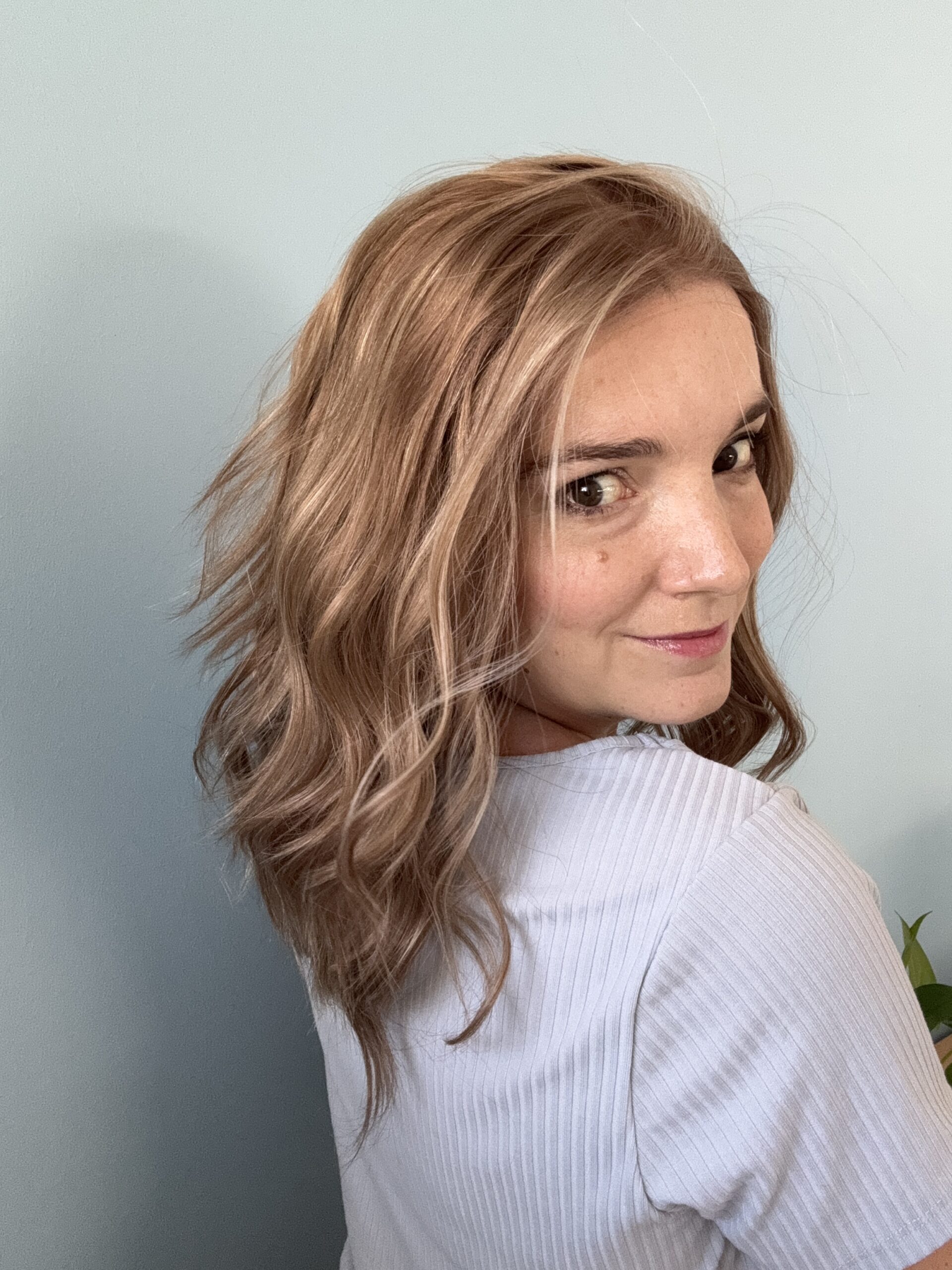 Perruque Gisèle en lace en cheveux naturels brésiliens pour alopécie totale, androgénétique ou cancer.