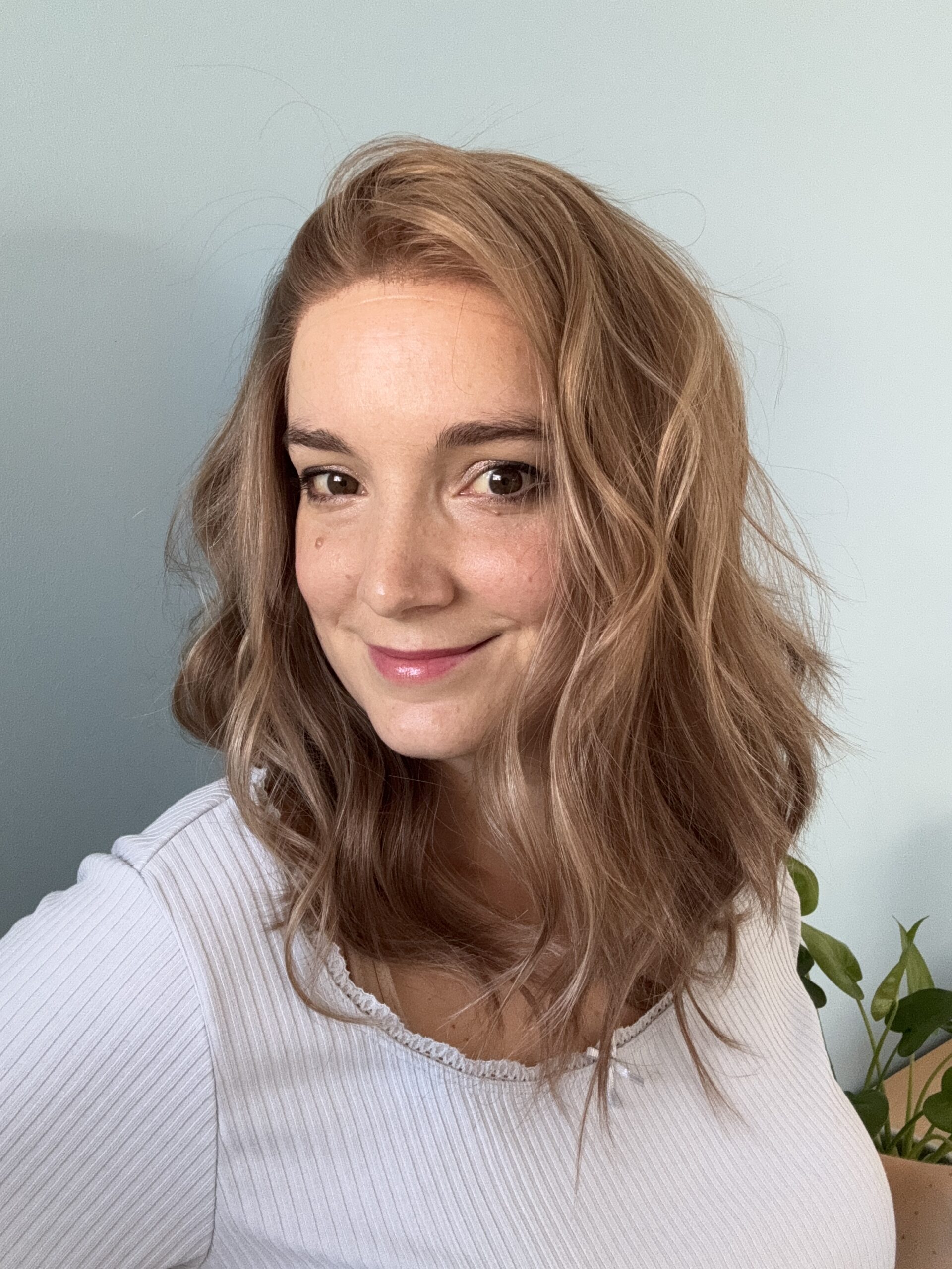 Perruque Gisèle en lace en cheveux naturels brésiliens pour alopécie totale, androgénétique ou cancer.