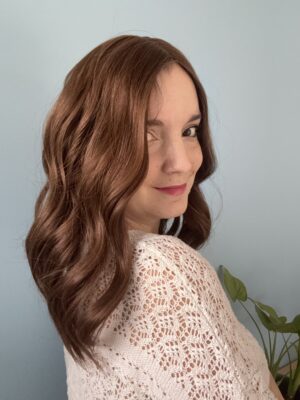 Volumateur châtain clair pour alopécie androgénétique, chute de cheveux ou cheveux fins et clairsemés. Solution chute de cheveux.
