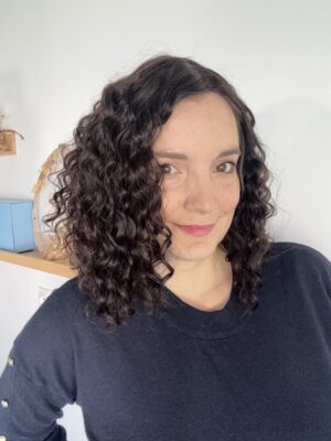 Dark brown hair topper  for alopecia and hair loss. A solution for thinning hair.
