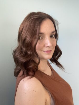 Volumateur châtain clair pour alopécie androgénétique, chute de cheveux ou cheveux fins et clairsemés. Solution chute de cheveux.