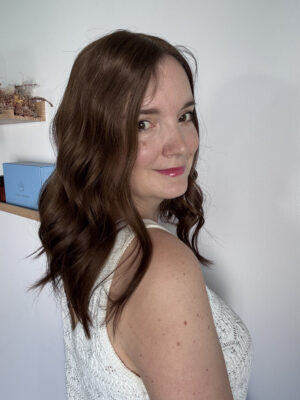 Volumateur châtain clair pour alopécie androgénétique, chute de cheveux ou cheveux fins et clairsemés. Solution chute de cheveux.