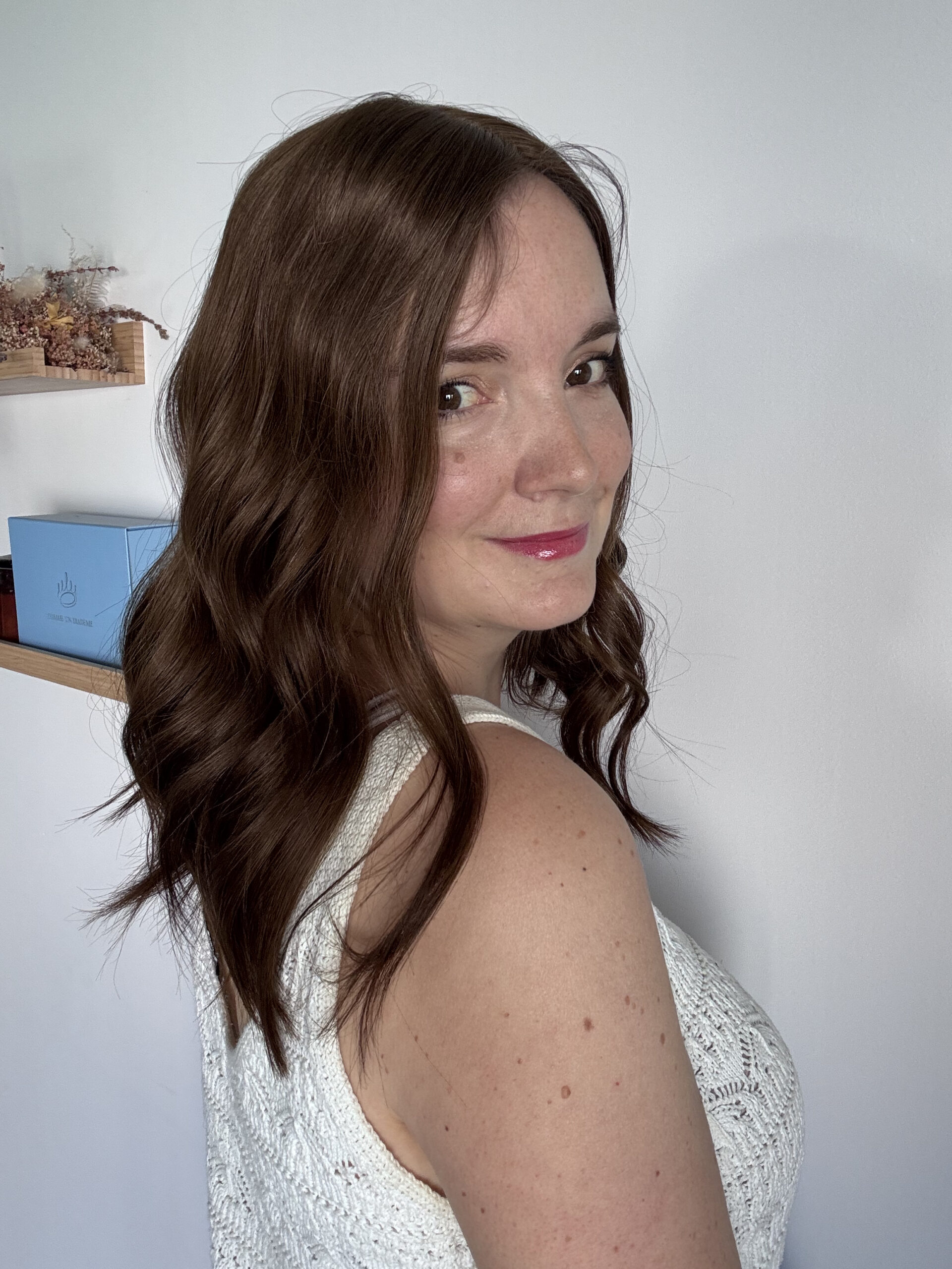 Volumateur châtain clair pour alopécie androgénétique, chute de cheveux ou cheveux fins et clairsemés. Solution chute de cheveux.
